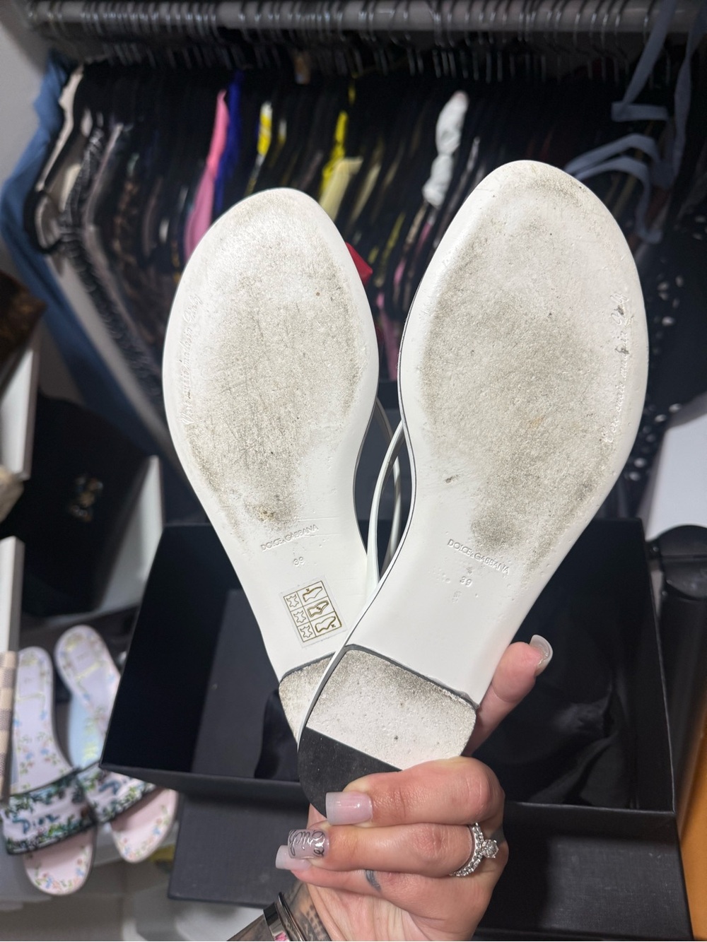 Dolce & Gabbana White-Strap Red Floral Leather Thong Sandals - Picture 2 of 2